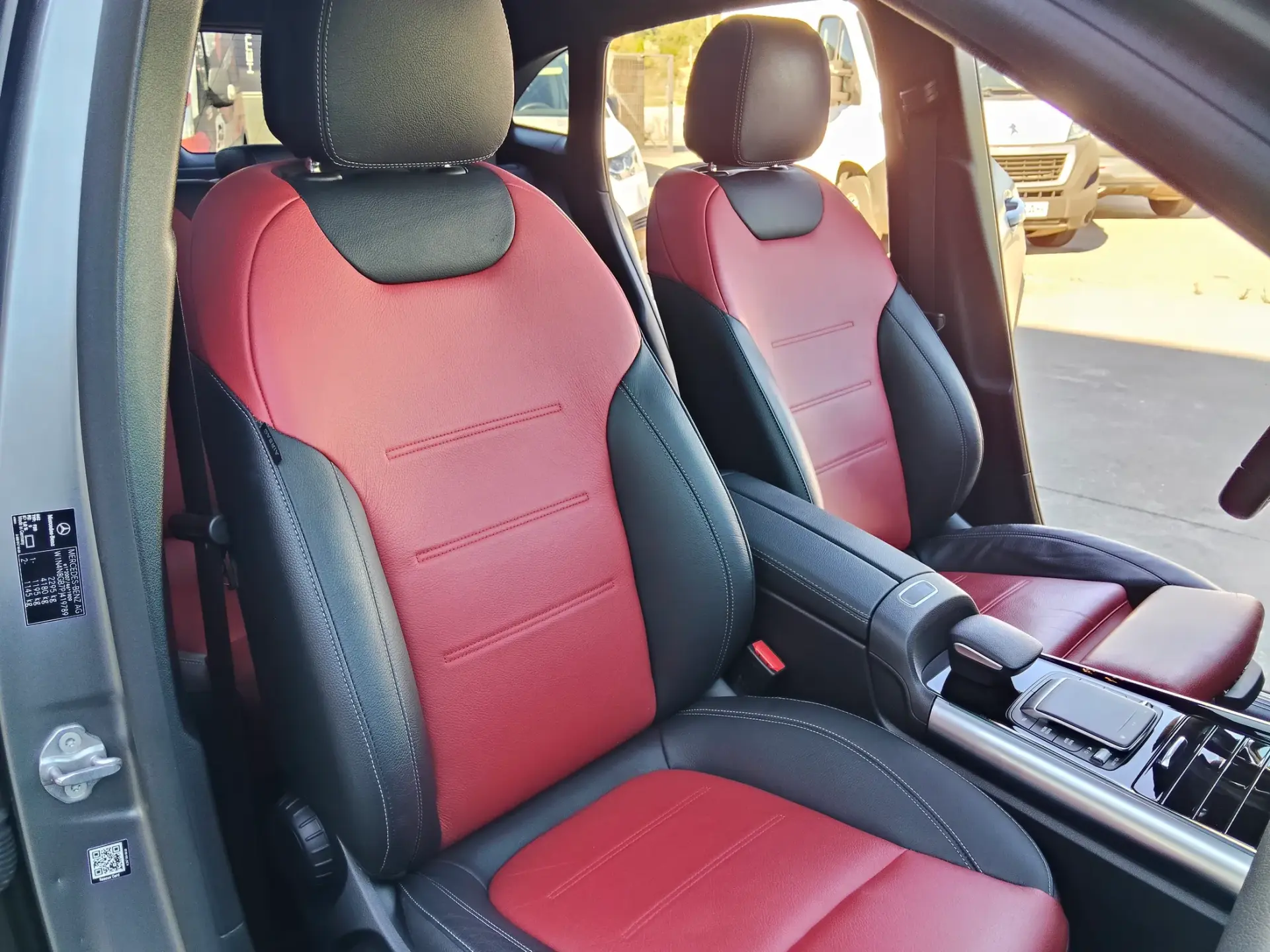 Mercedes-Benz GLA 250 AMG Line 28