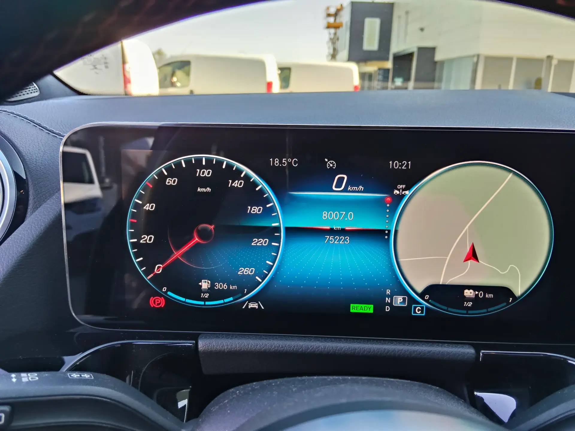 Mercedes-Benz GLA 250 AMG Line 38