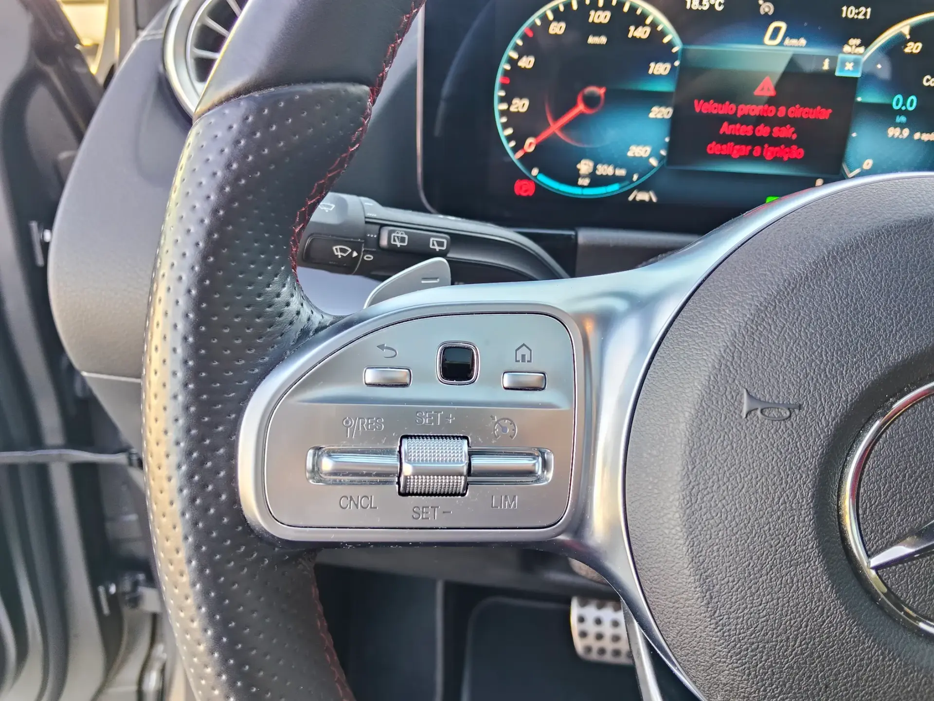 Mercedes-Benz GLA 250 AMG Line 42