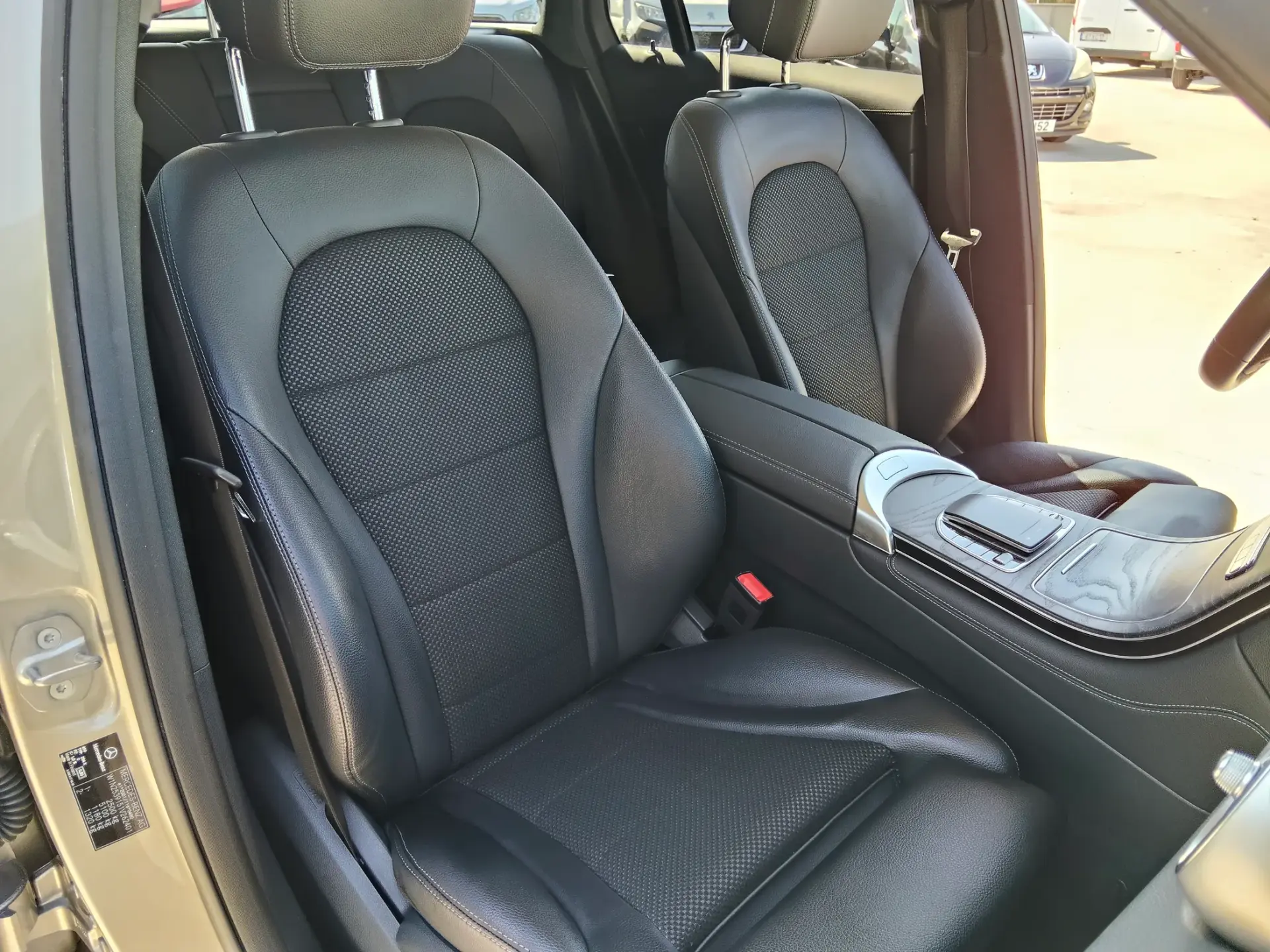 Mercedes-Benz GLC 220 d 4Matic 32