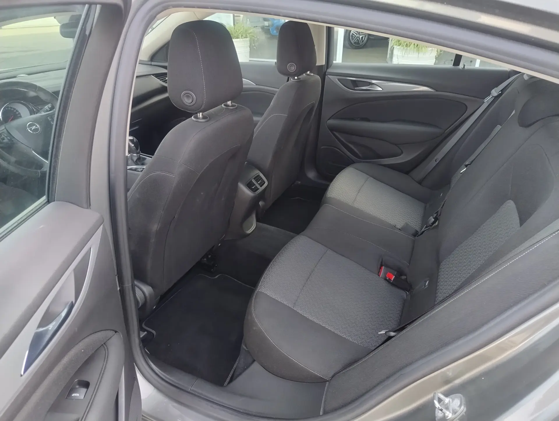 Opel Insignia Grand Sport 1.5 T Business Edition 16