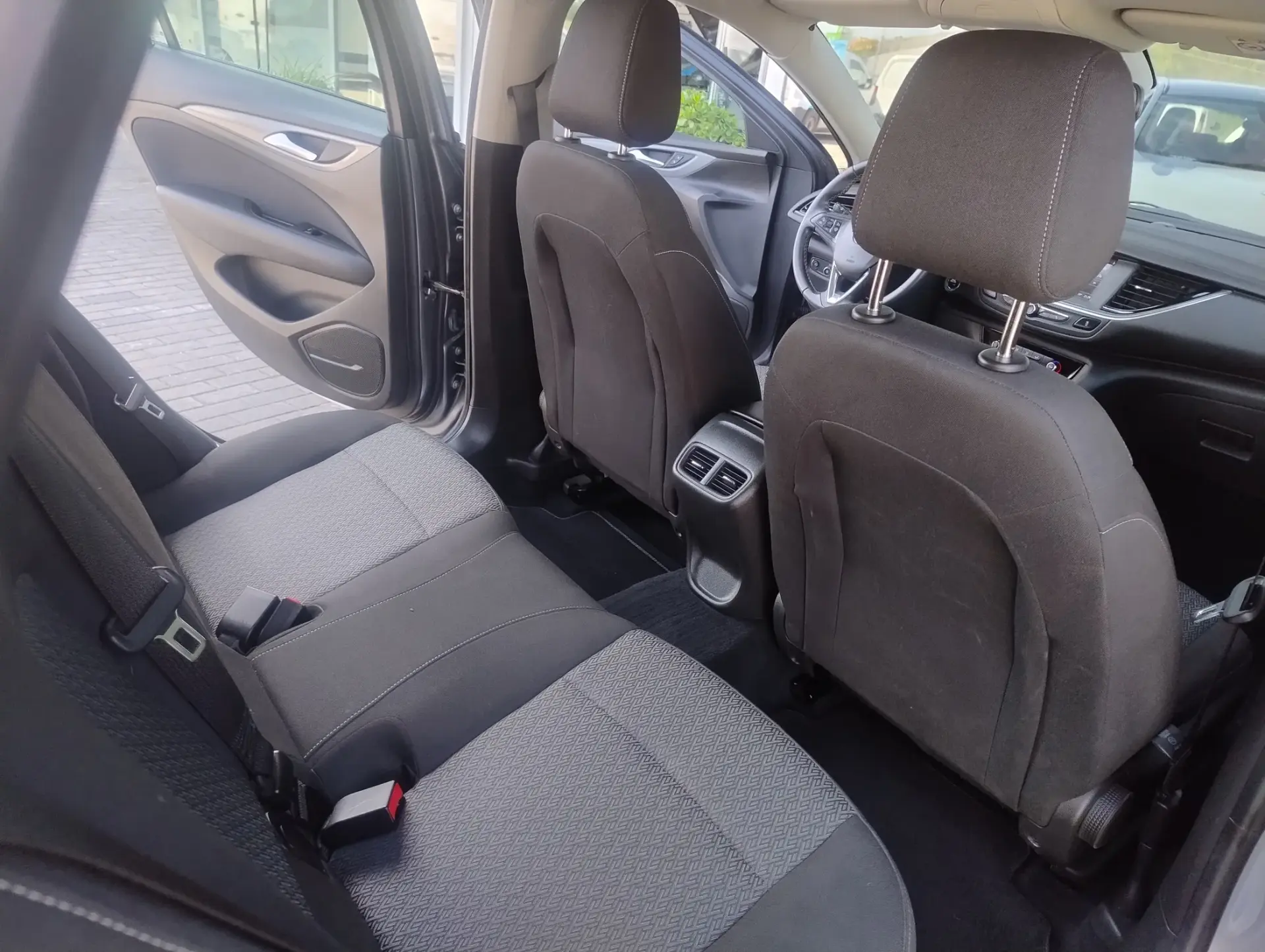 Opel Insignia Sports Tourer 1.6 CDTi Business Edition 17