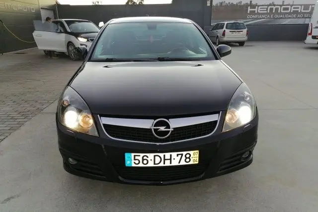 Opel Vectra 1.9 CDTI GTS 4