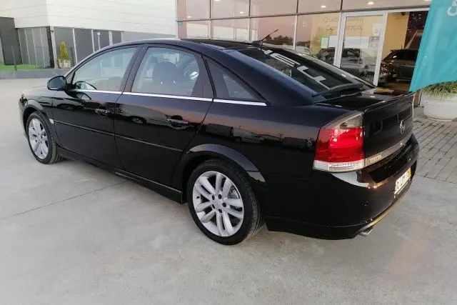 Opel Vectra 1.9 CDTI GTS 9