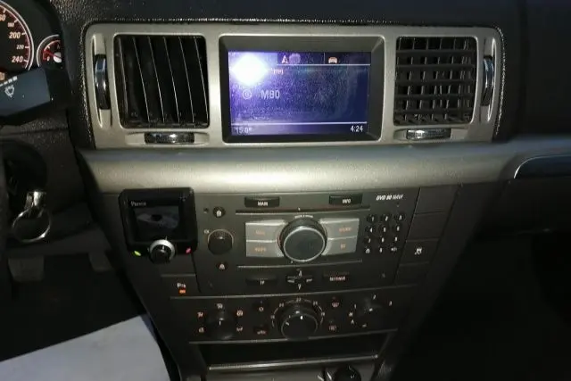 Opel Vectra 1.9 CDTI GTS 21