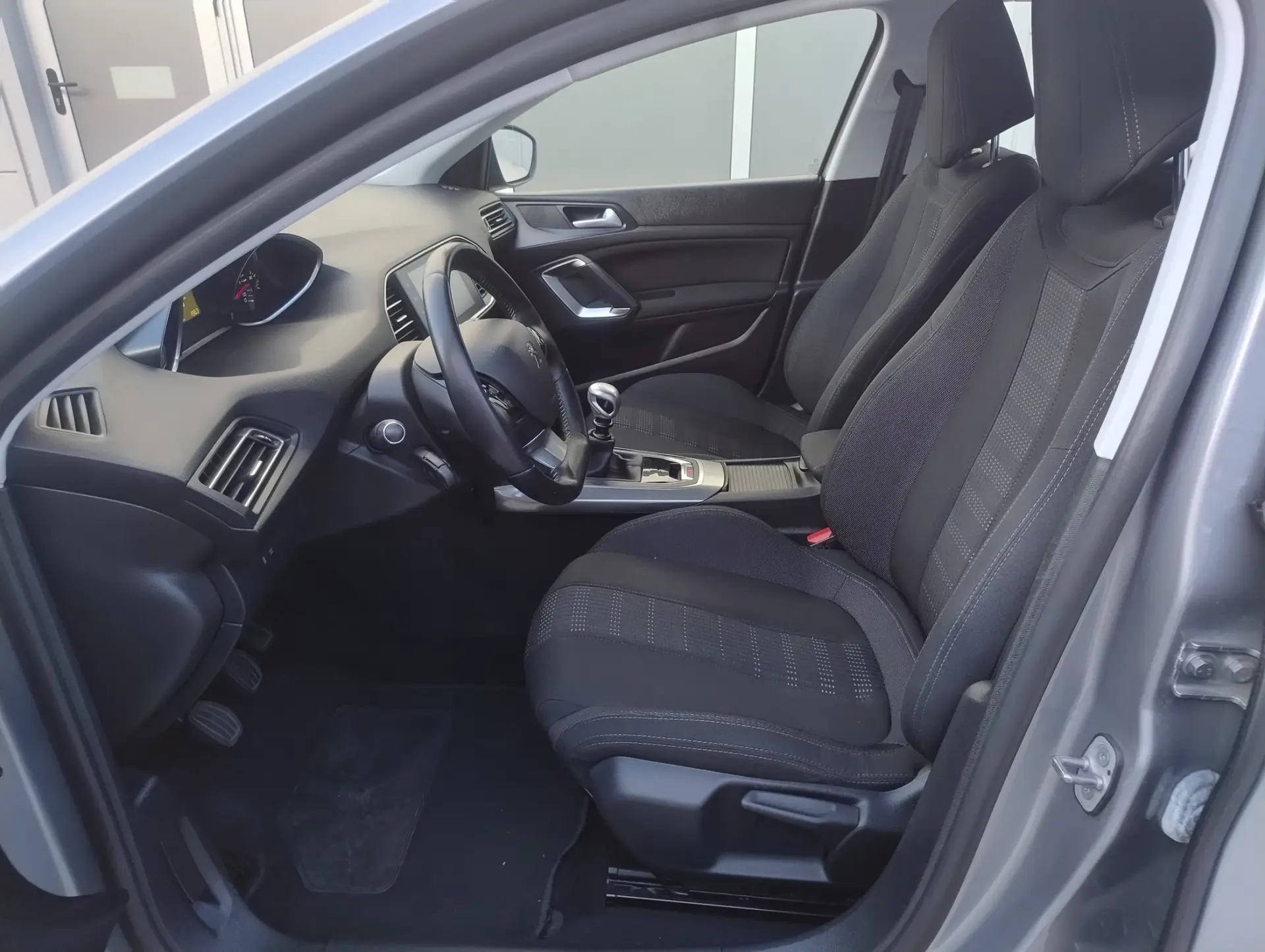 Peugeot 308 SW 2.0 BlueHDi Allure 11