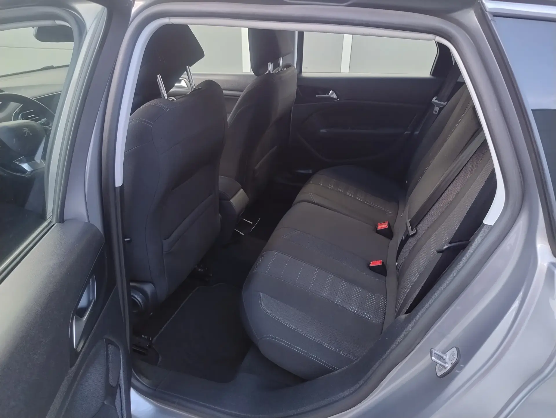 Peugeot 308 SW 2.0 BlueHDi Allure 15