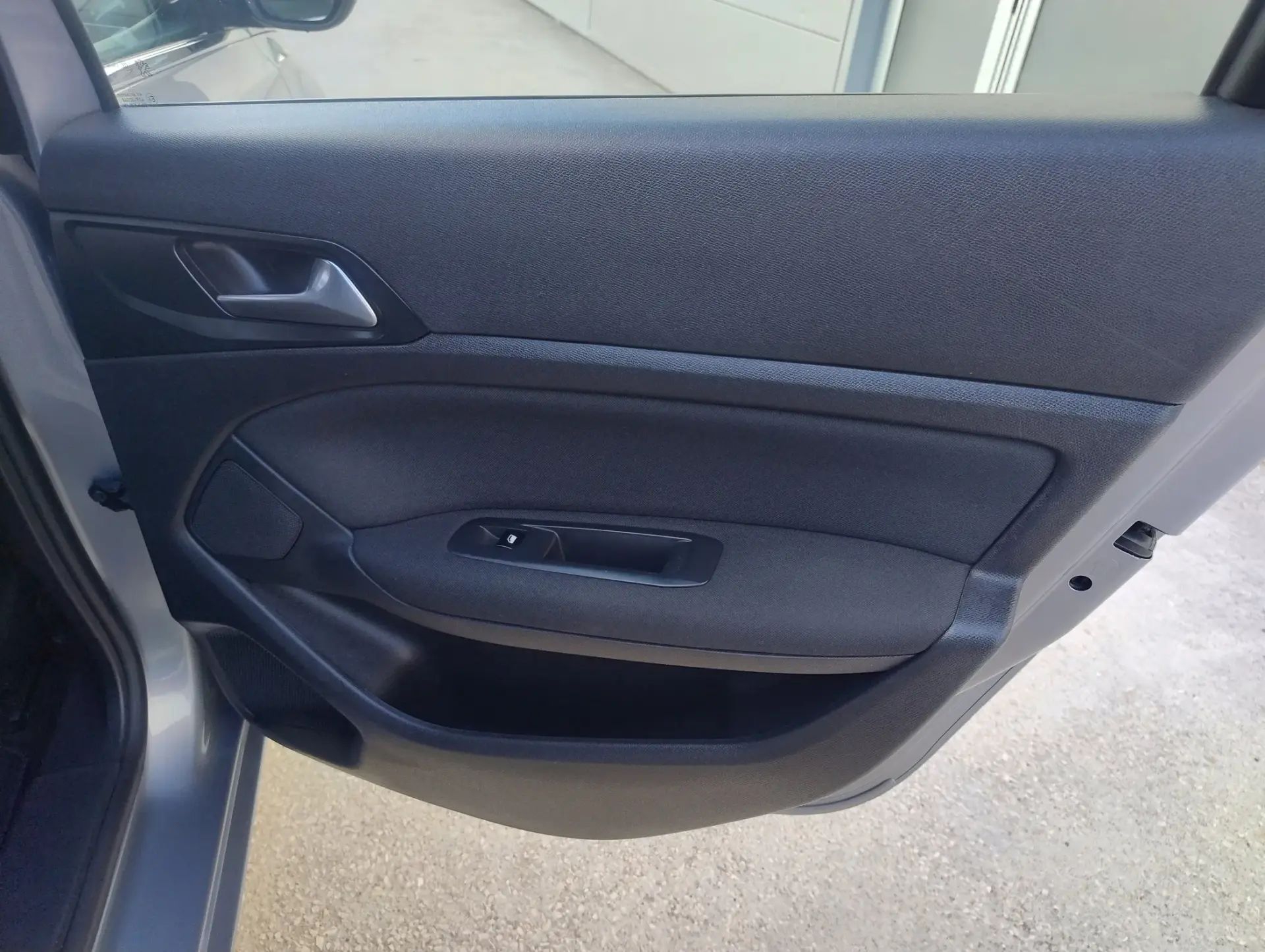 Peugeot 308 SW 2.0 BlueHDi Allure 19