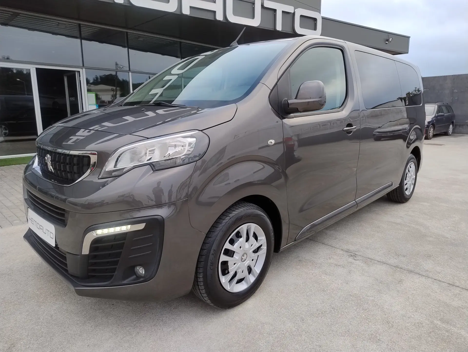 Peugeot Traveller 1.5 BlueHDi L2H1 Active Standard 2