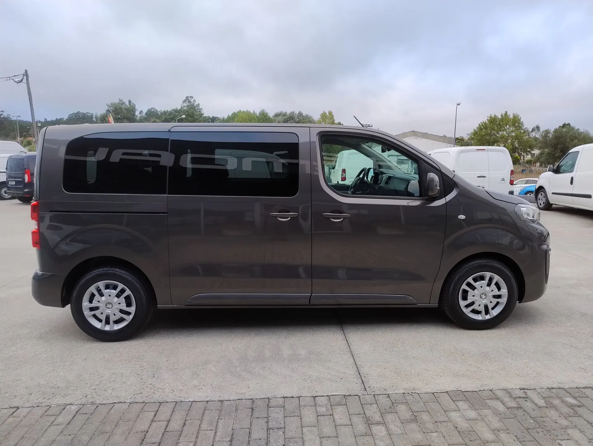 Peugeot Traveller 1.5 BlueHDi L2H1 Active Standard 6