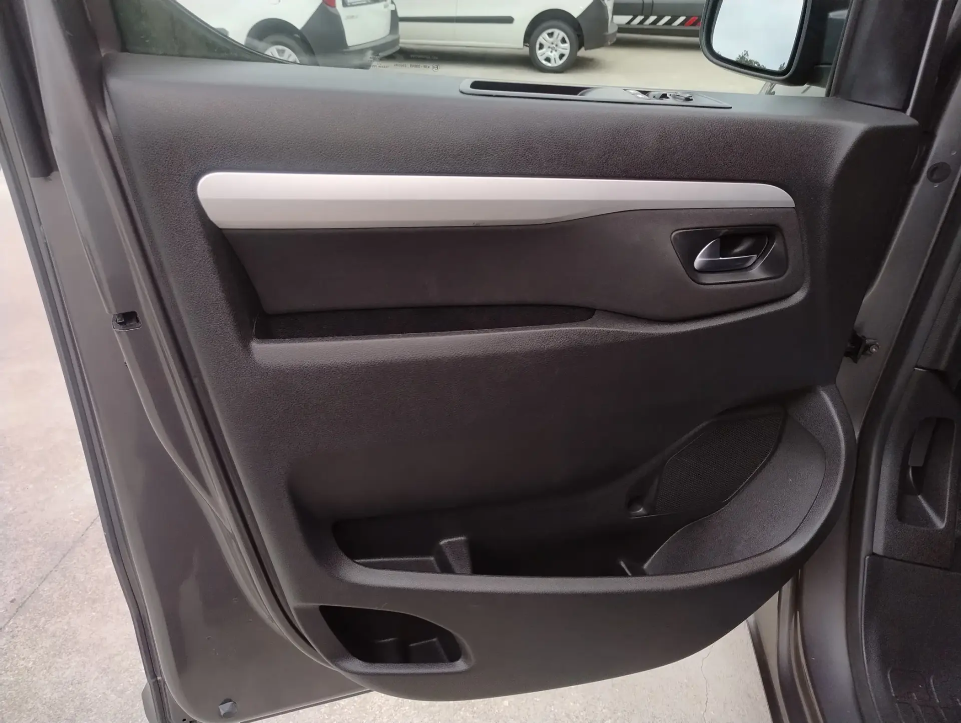 Peugeot Traveller 1.5 BlueHDi L2H1 Active Standard 12