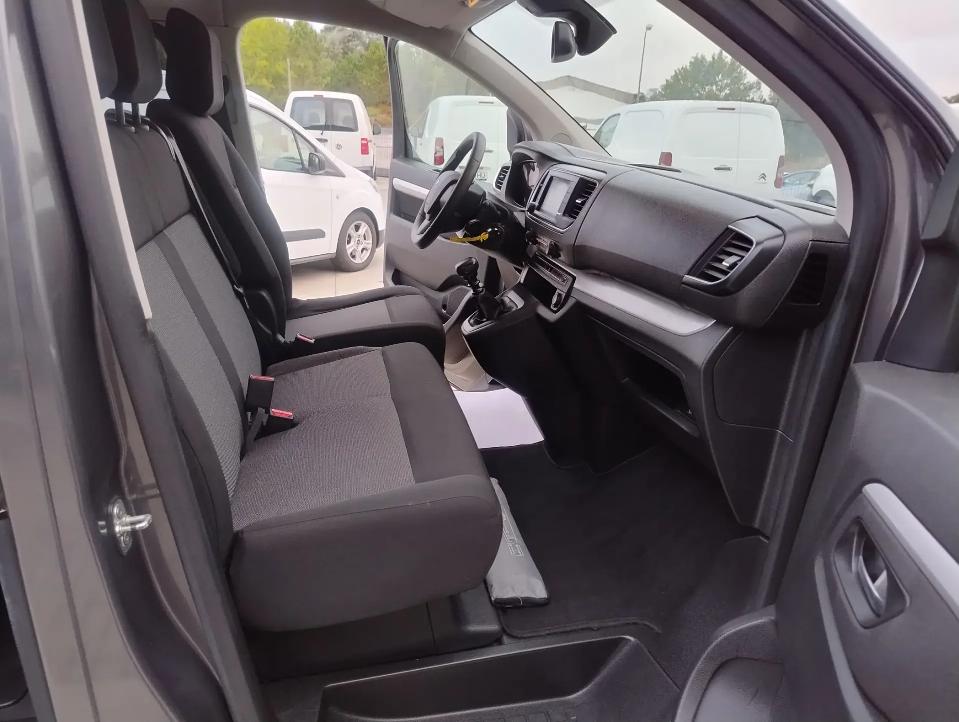 Peugeot Traveller 1.5 BlueHDi L2H1 Active Standard 20