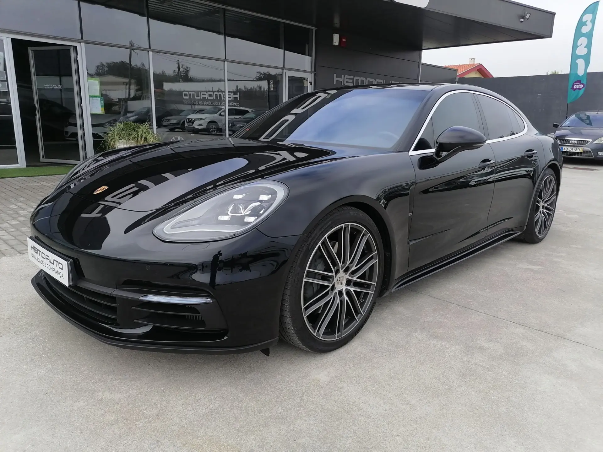 Porsche Panamera 4S 7
