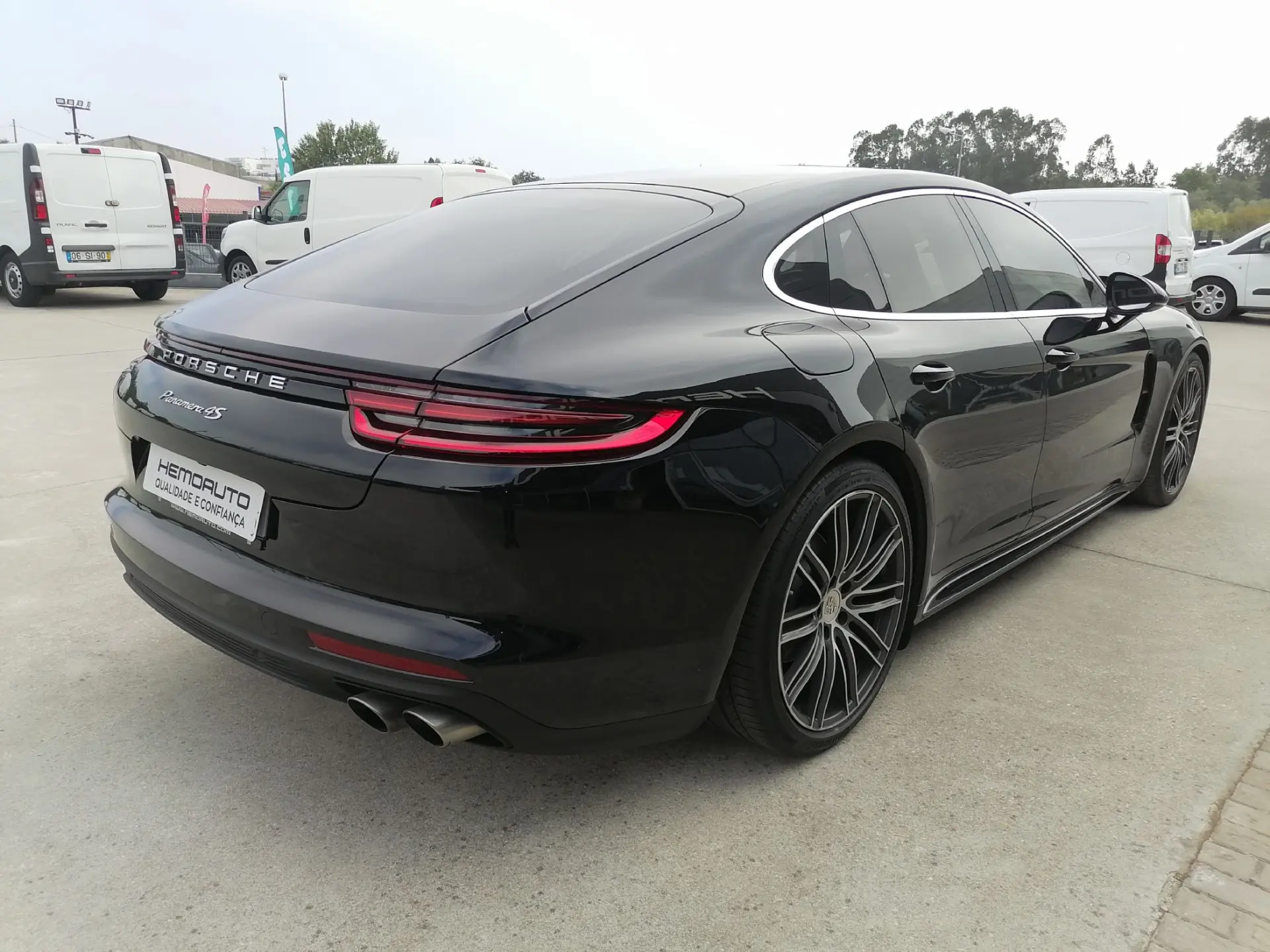 Porsche Panamera 4S 11