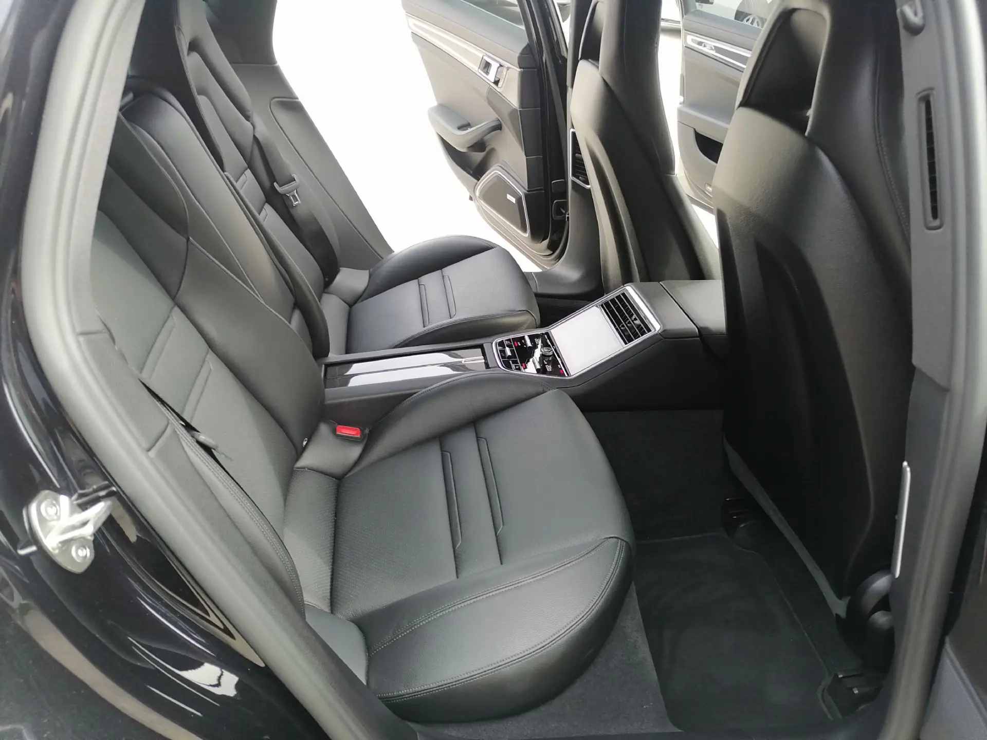 Porsche Panamera 4S 17