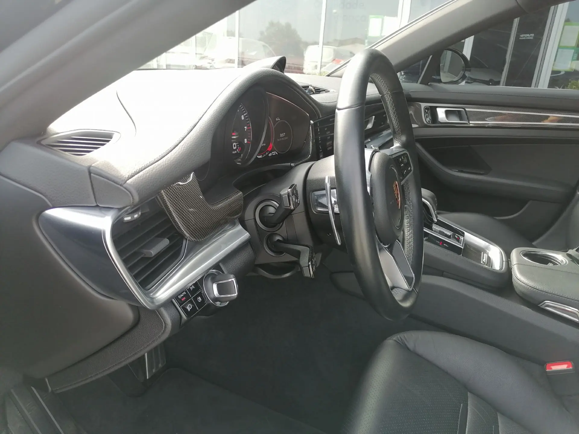 Porsche Panamera 4S 27