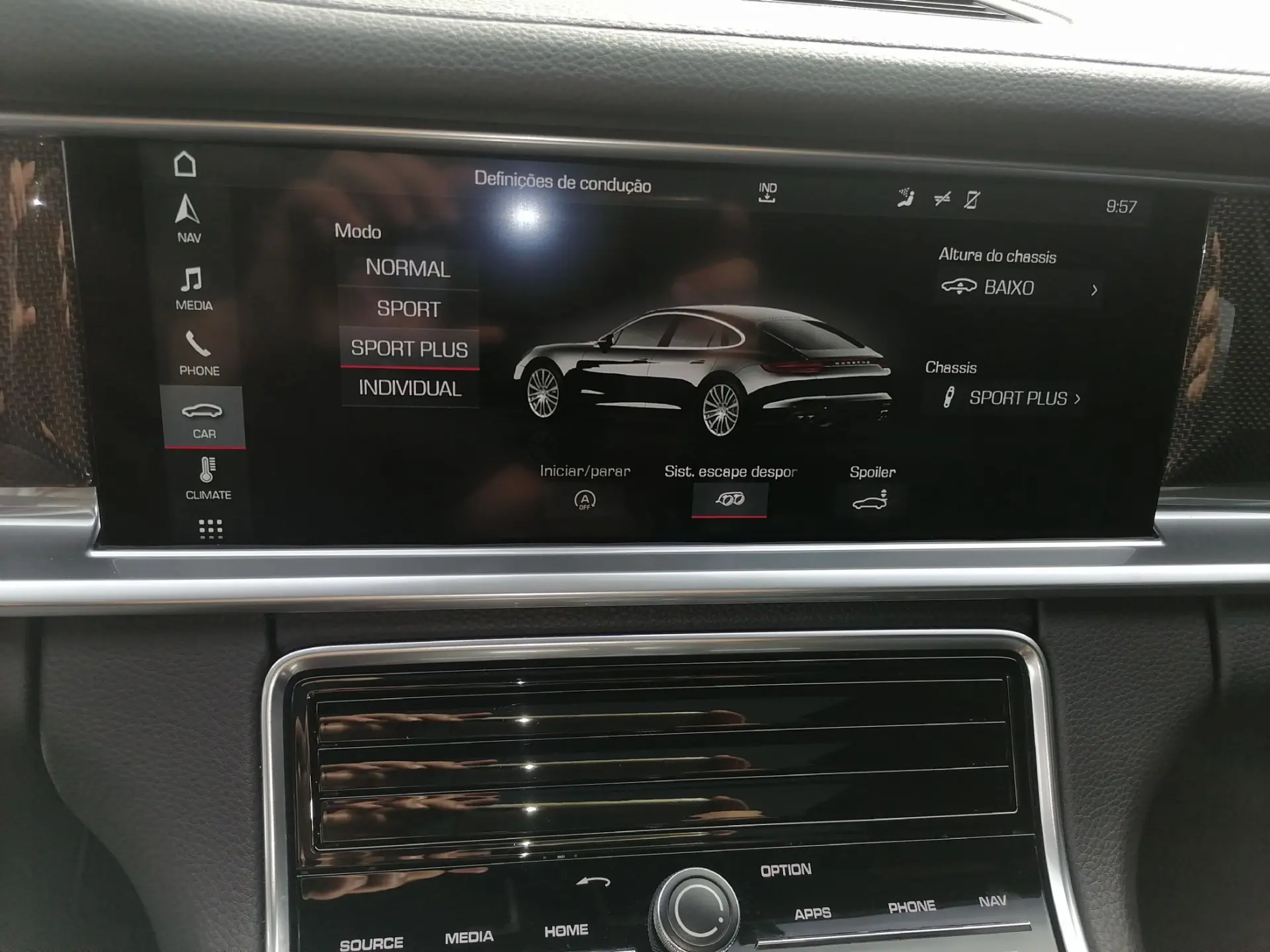 Porsche Panamera 4S 33