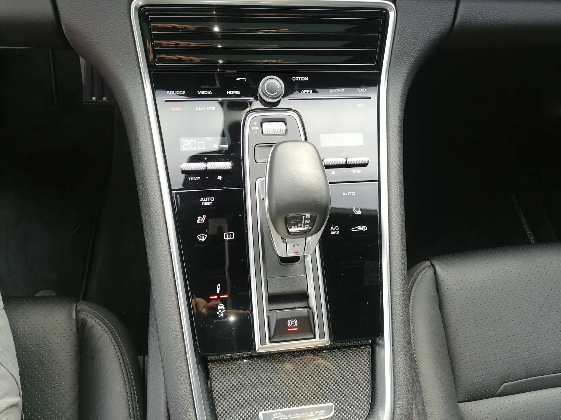 Porsche Panamera 4S 37