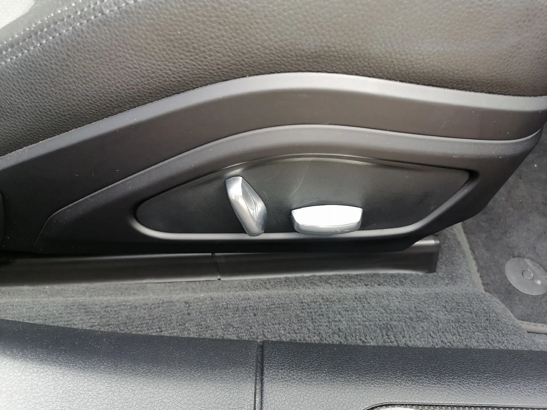 Porsche Panamera 4S 39