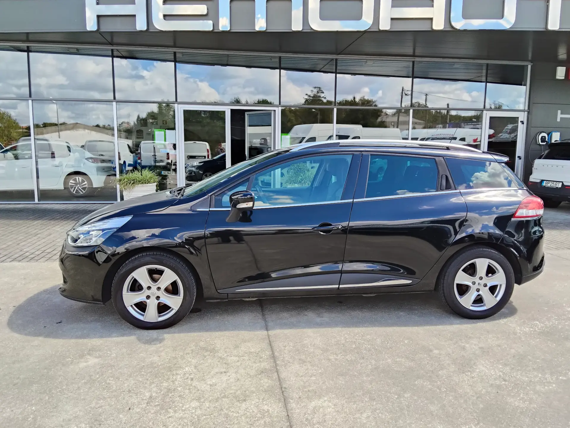 Renault Clio Sport Tourer 1.5 dCi Dynamique S 10