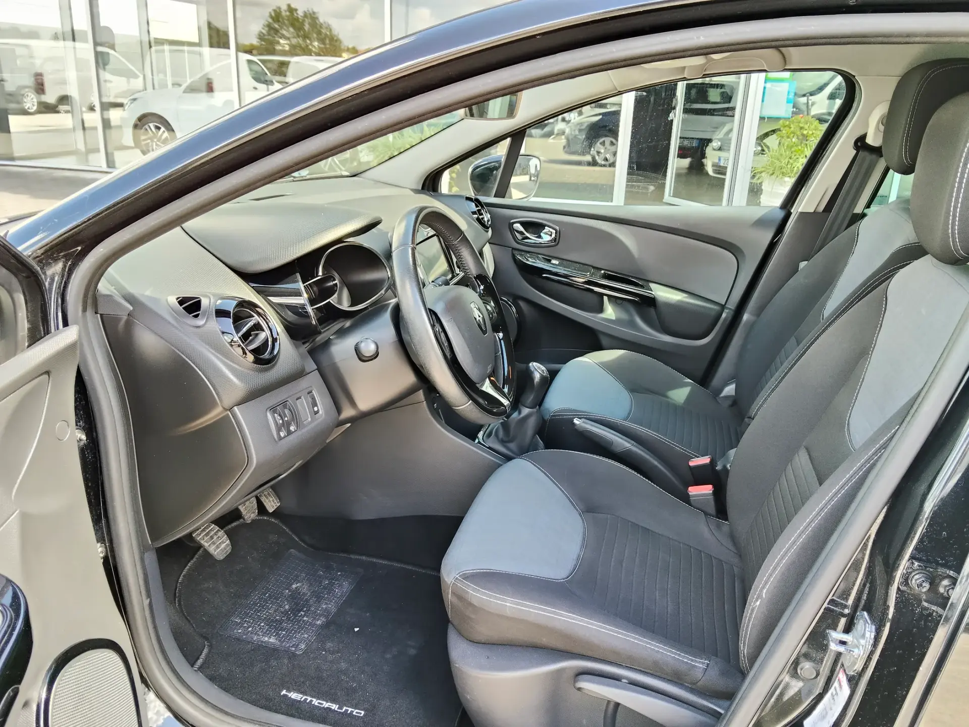 Renault Clio Sport Tourer 1.5 dCi Dynamique S 11