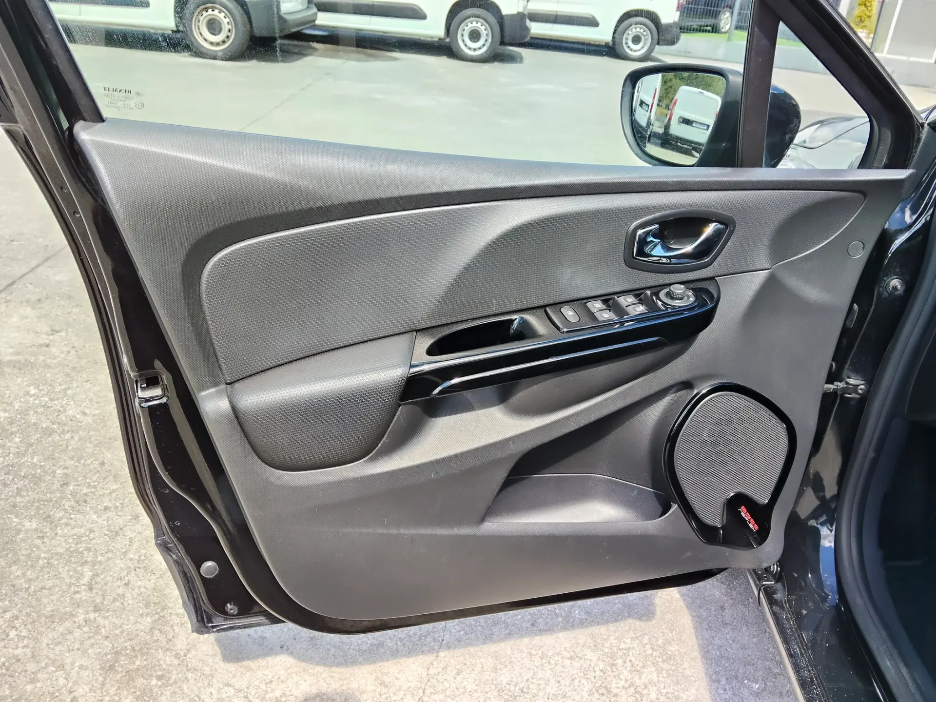 Renault Clio Sport Tourer 1.5 dCi Dynamique S 12