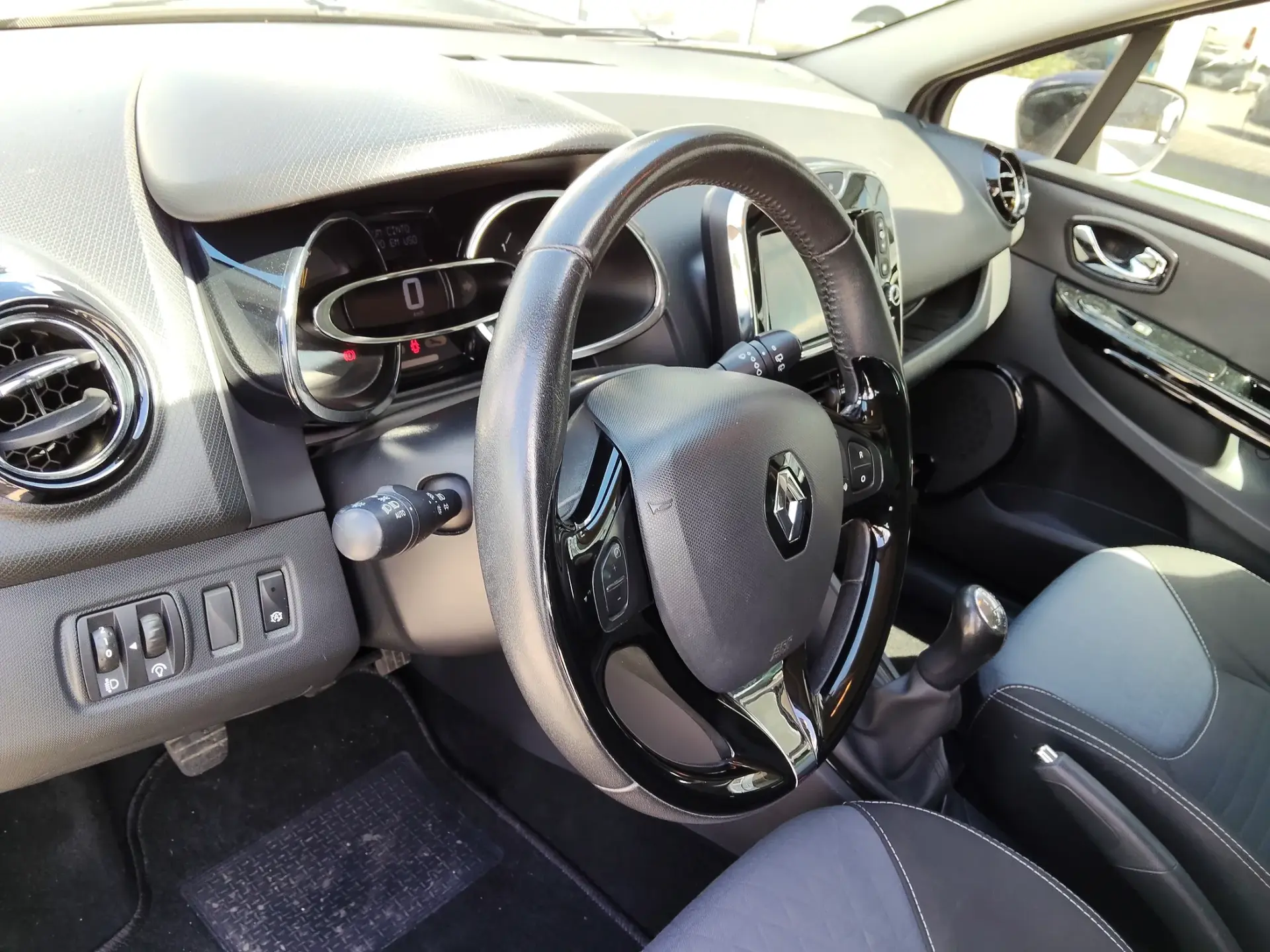 Renault Clio Sport Tourer 1.5 dCi Dynamique S 21