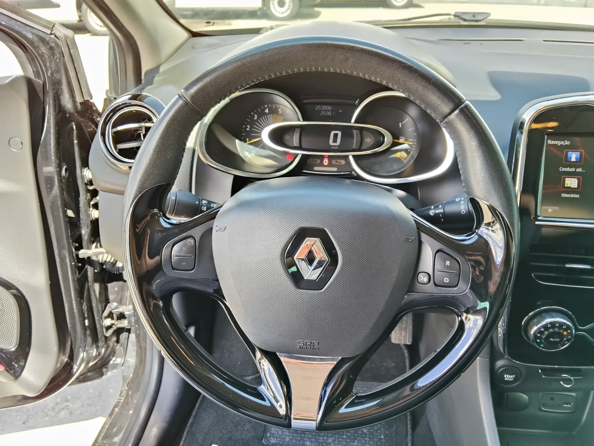 Renault Clio Sport Tourer 1.5 dCi Dynamique S 25