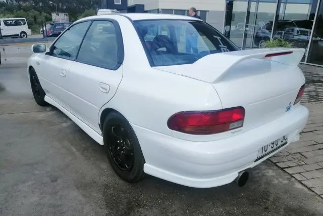 Subaru Impreza 2.0 Turbo GT AWD 8