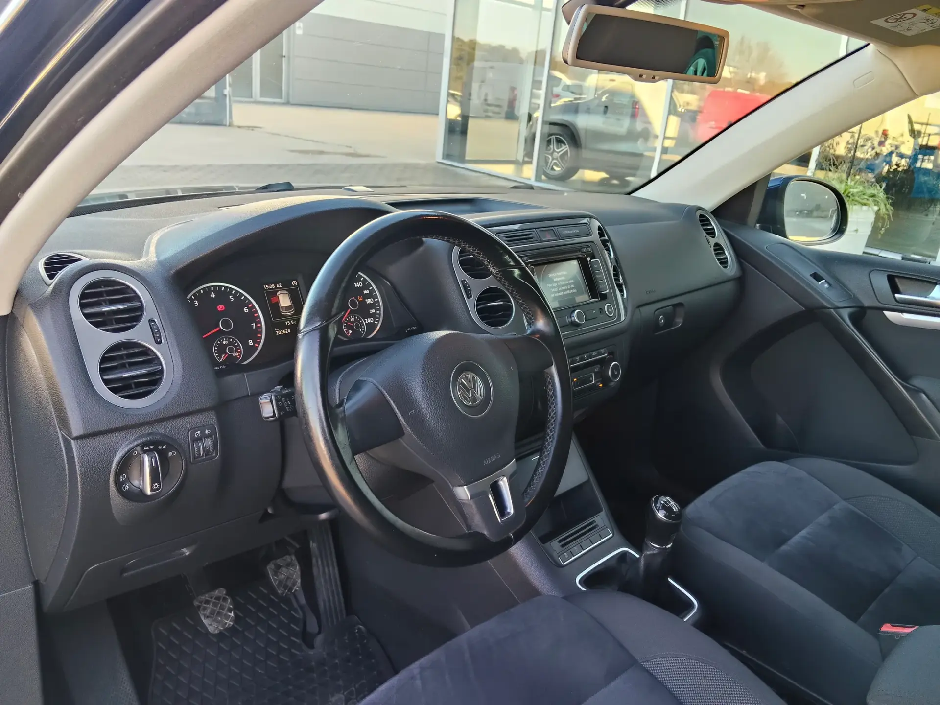 Volkswagen Tiguan 1.4 TSi Sport BlueMotion 13