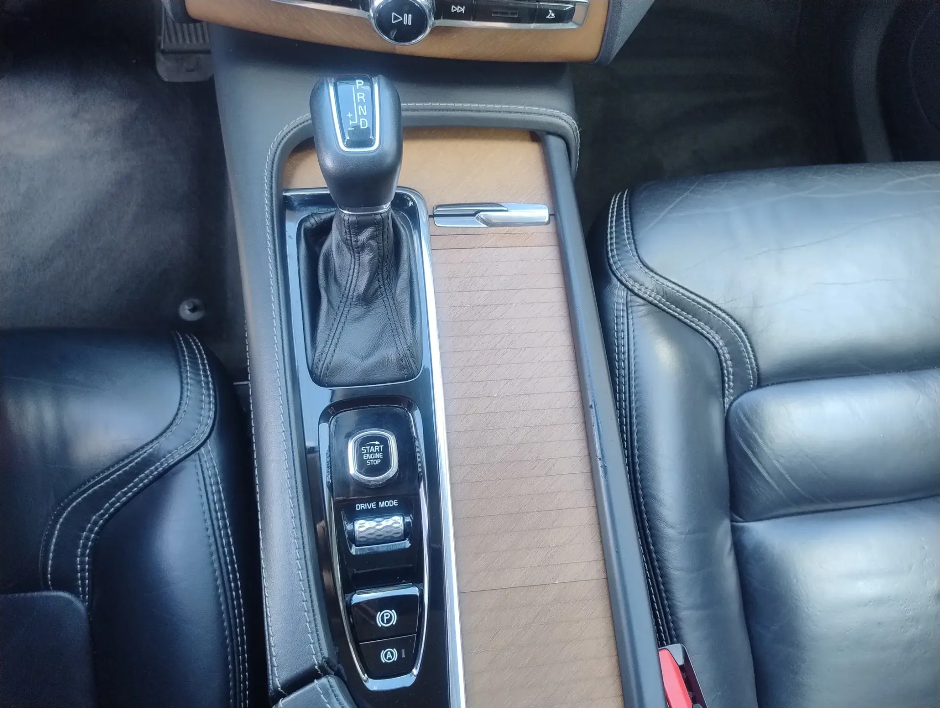 Volvo XC 90 2.0 D4 Inscription 37