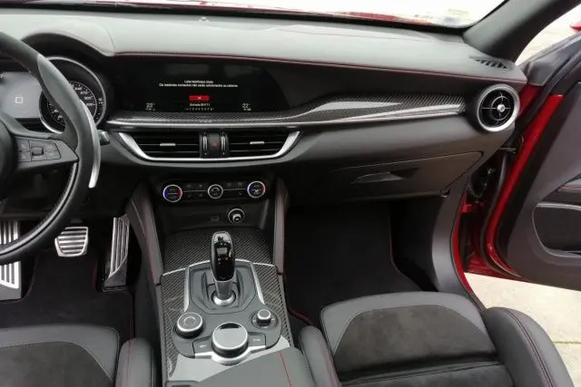 Alfa Romeo Stelvio Quadrifoglio Q4 2.9 510cv 34