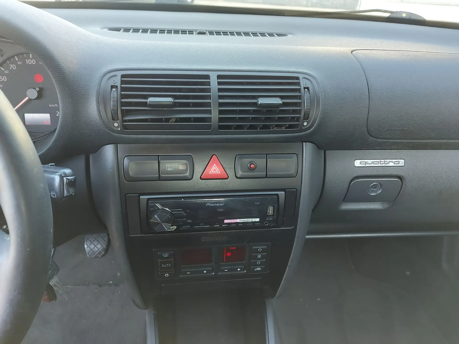 Audi A3 1.8 Sport Turbo Quattro 14