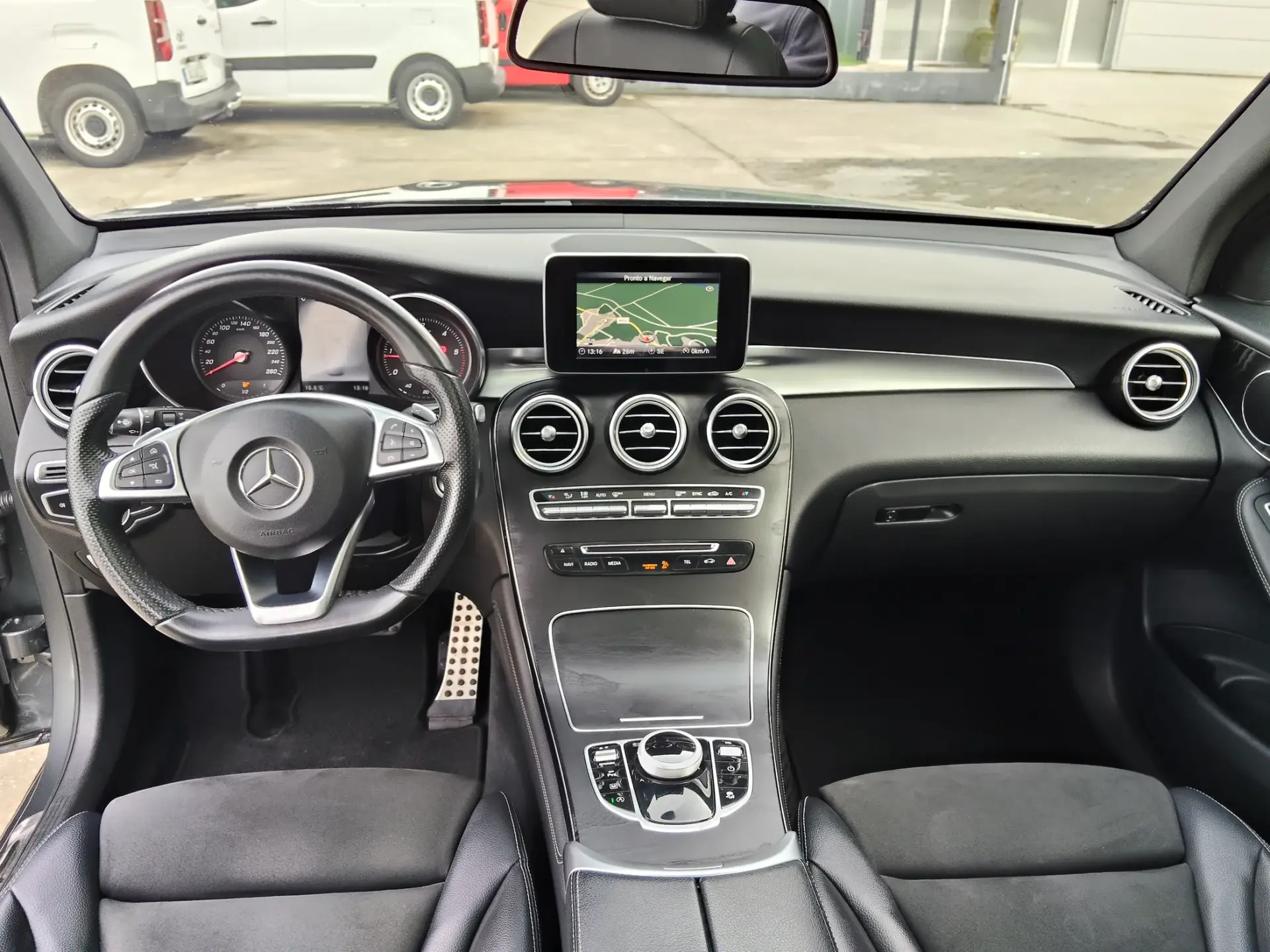 Mercedes-Benz GLC 250 d AMG Line 4-Matic 28