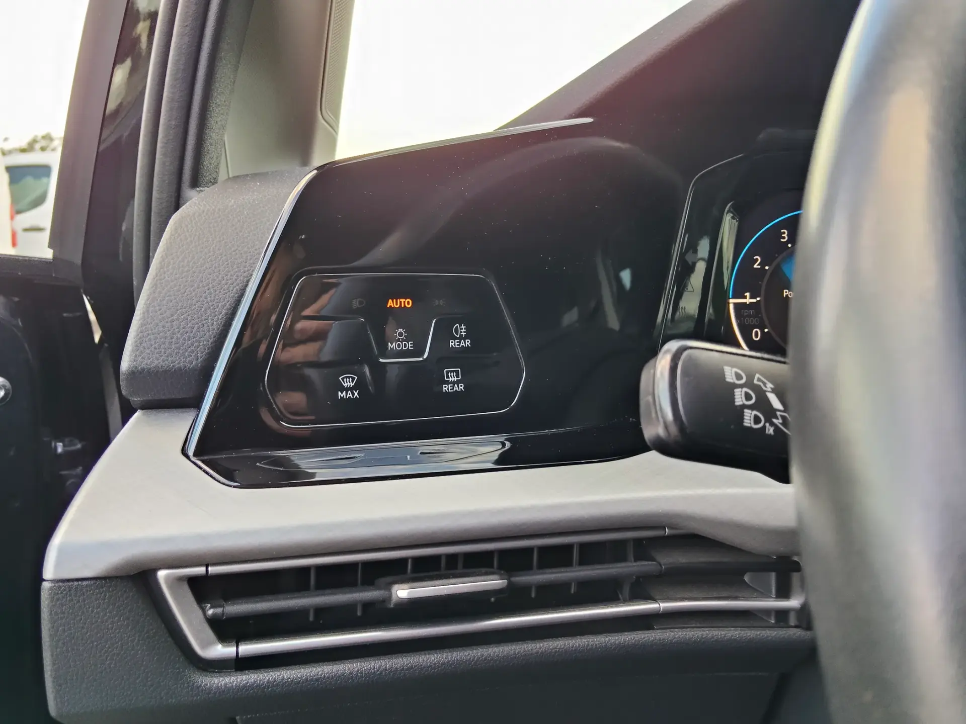 Volkswagen Golf 1.0 TSI Sportline 29