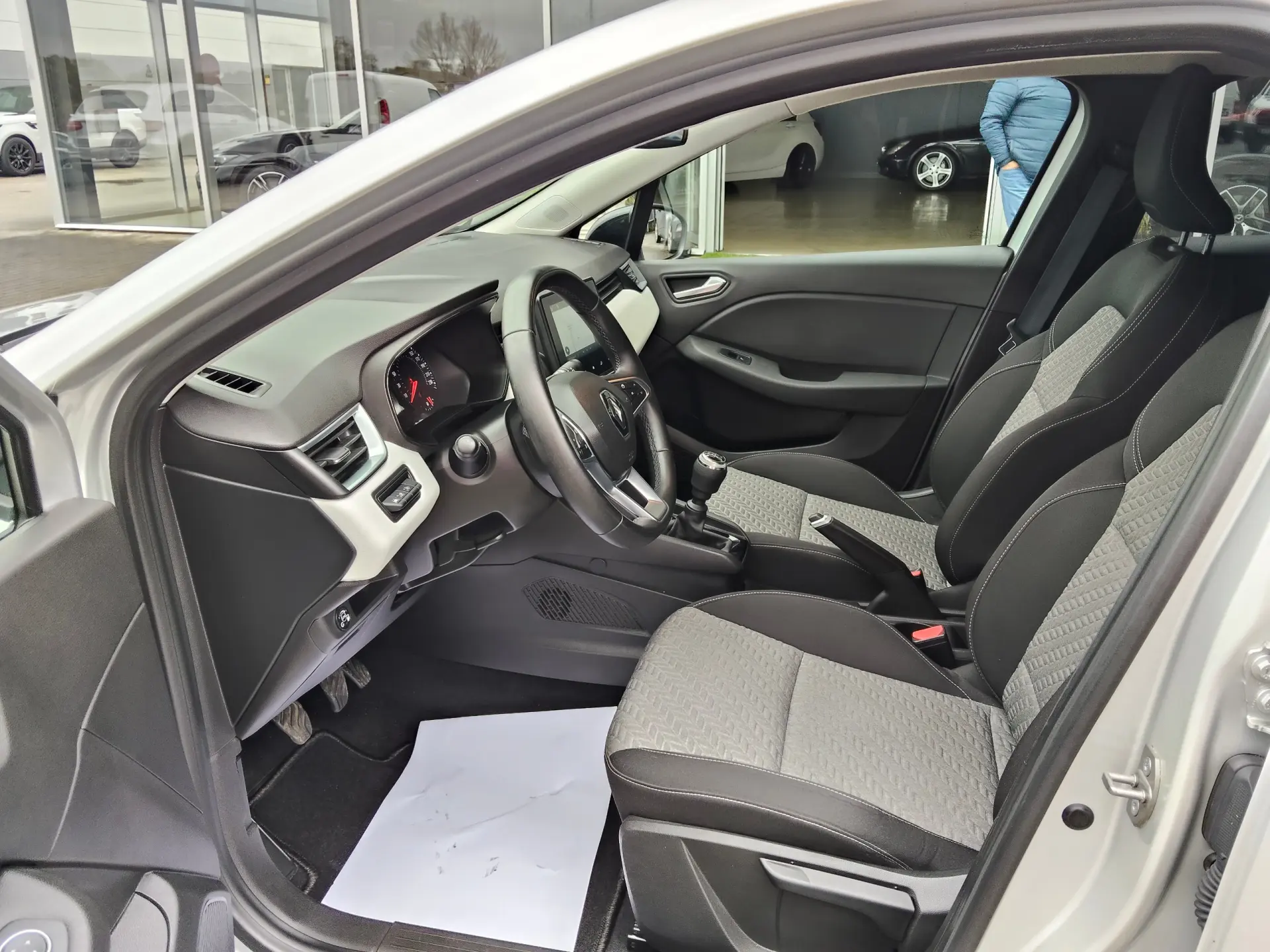 Renault Clio 1.0 TCe Evolution Bi-Fuel 12