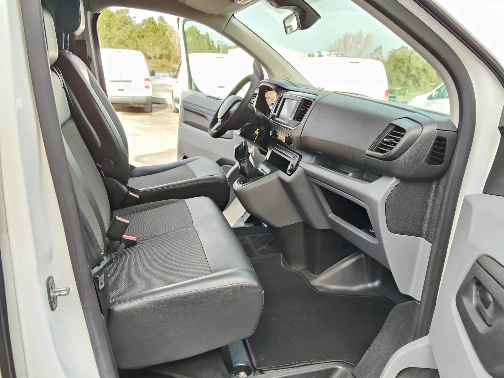 Peugeot Expert 1.6 BlueHDi L2H1 Premium Standard 19