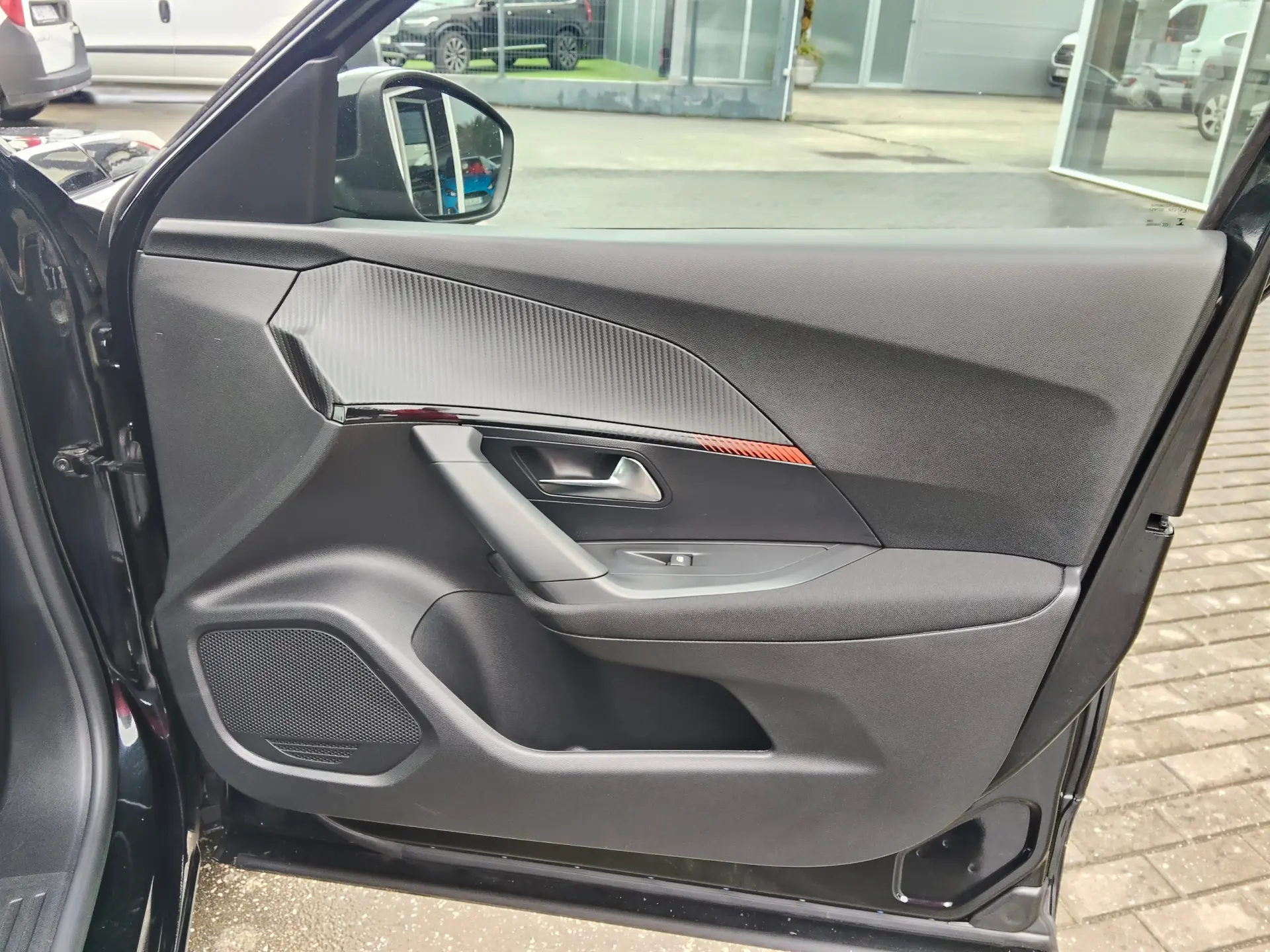 Peugeot 2008 1.2 PureTech Style 23