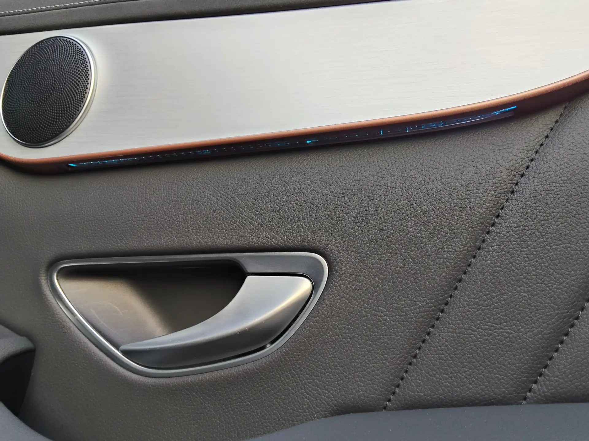 Mercedes-Benz EQC 400 4Matic AMG Line 33