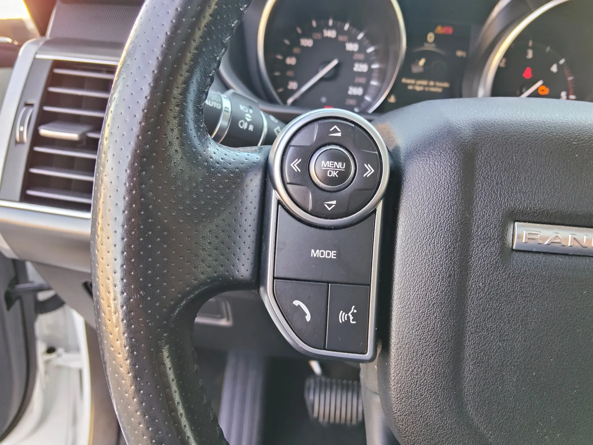 Land Rover Range Rover Sport 2.0 SD4 HSE 38