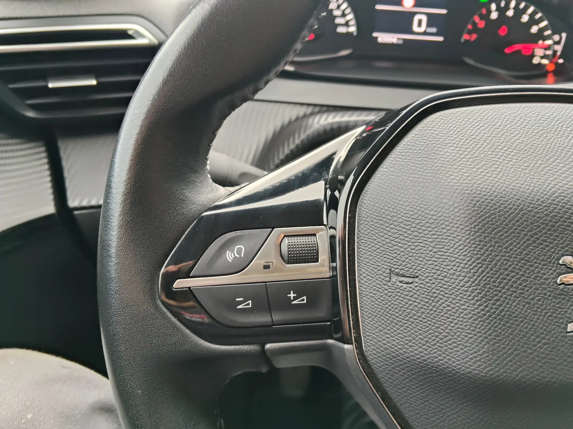 Peugeot 208 1.2 PureTech Active Pack 28