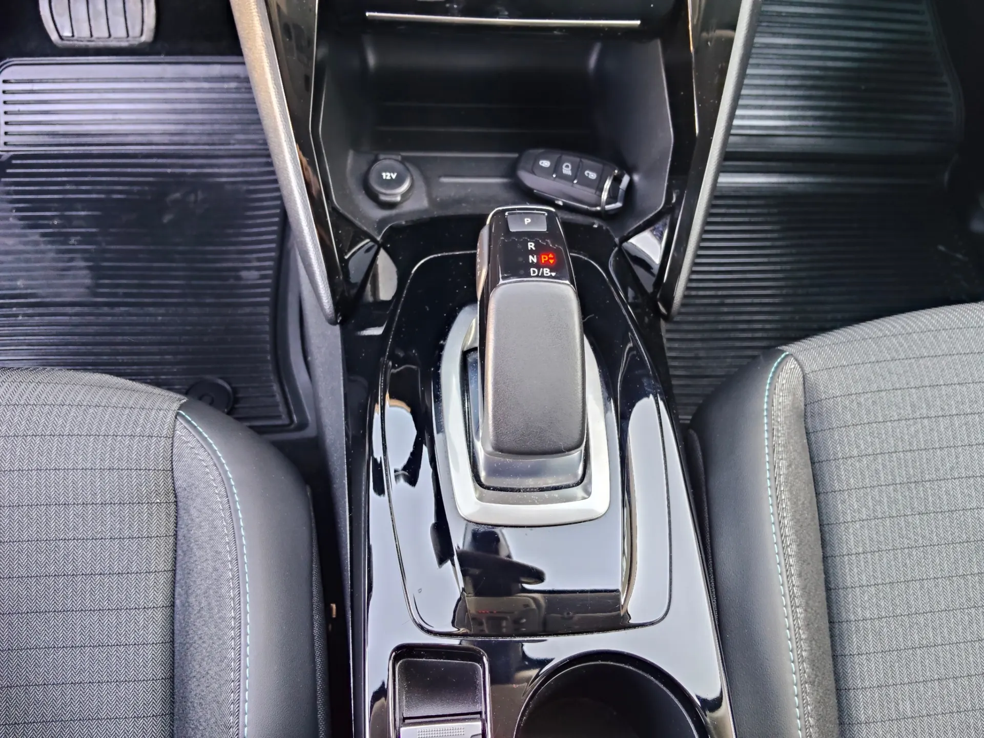 Peugeot e-208 50 kWh Allure Pack 24