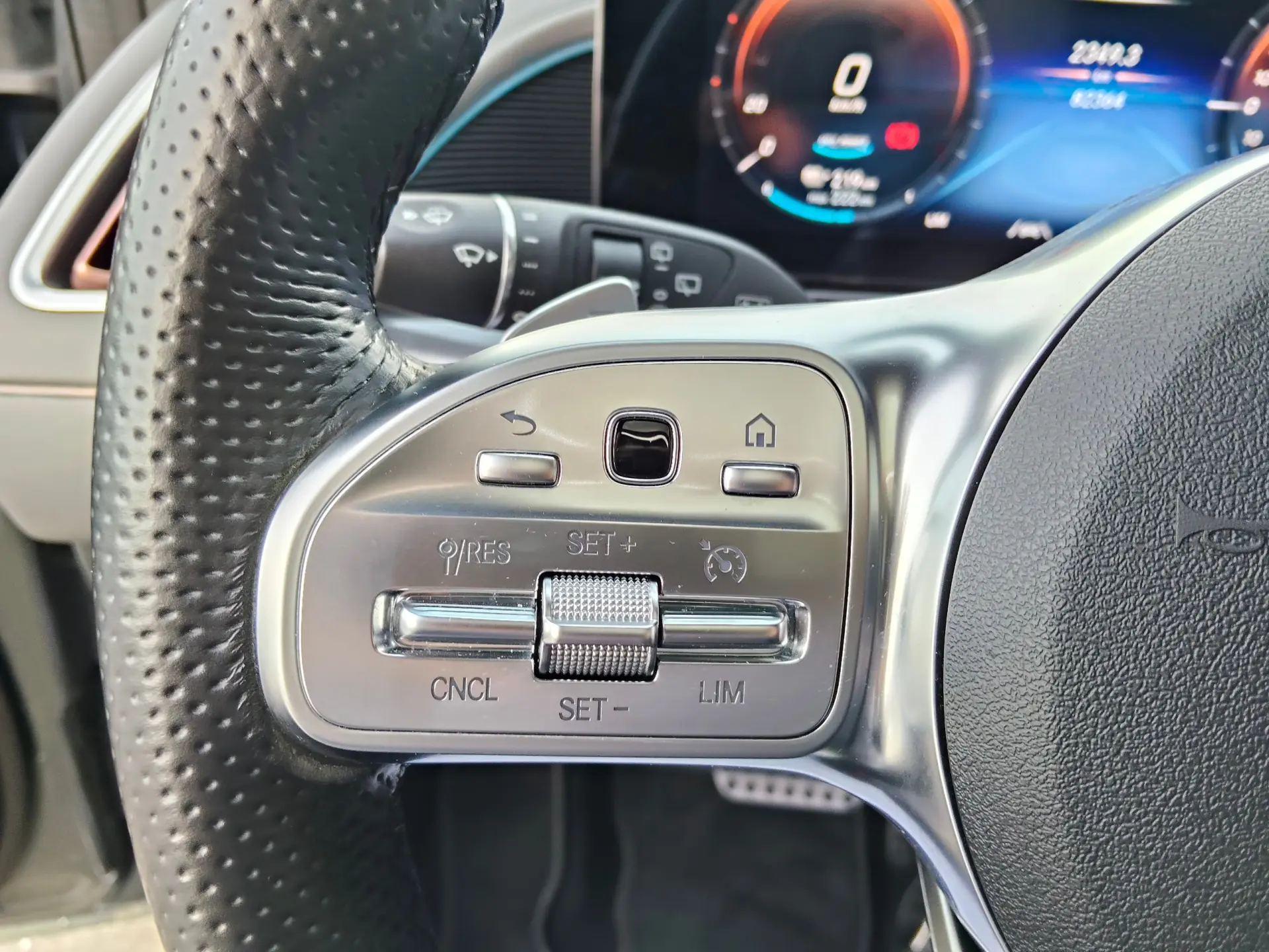 Mercedes-Benz EQC 400 4Matic AMG Line 51