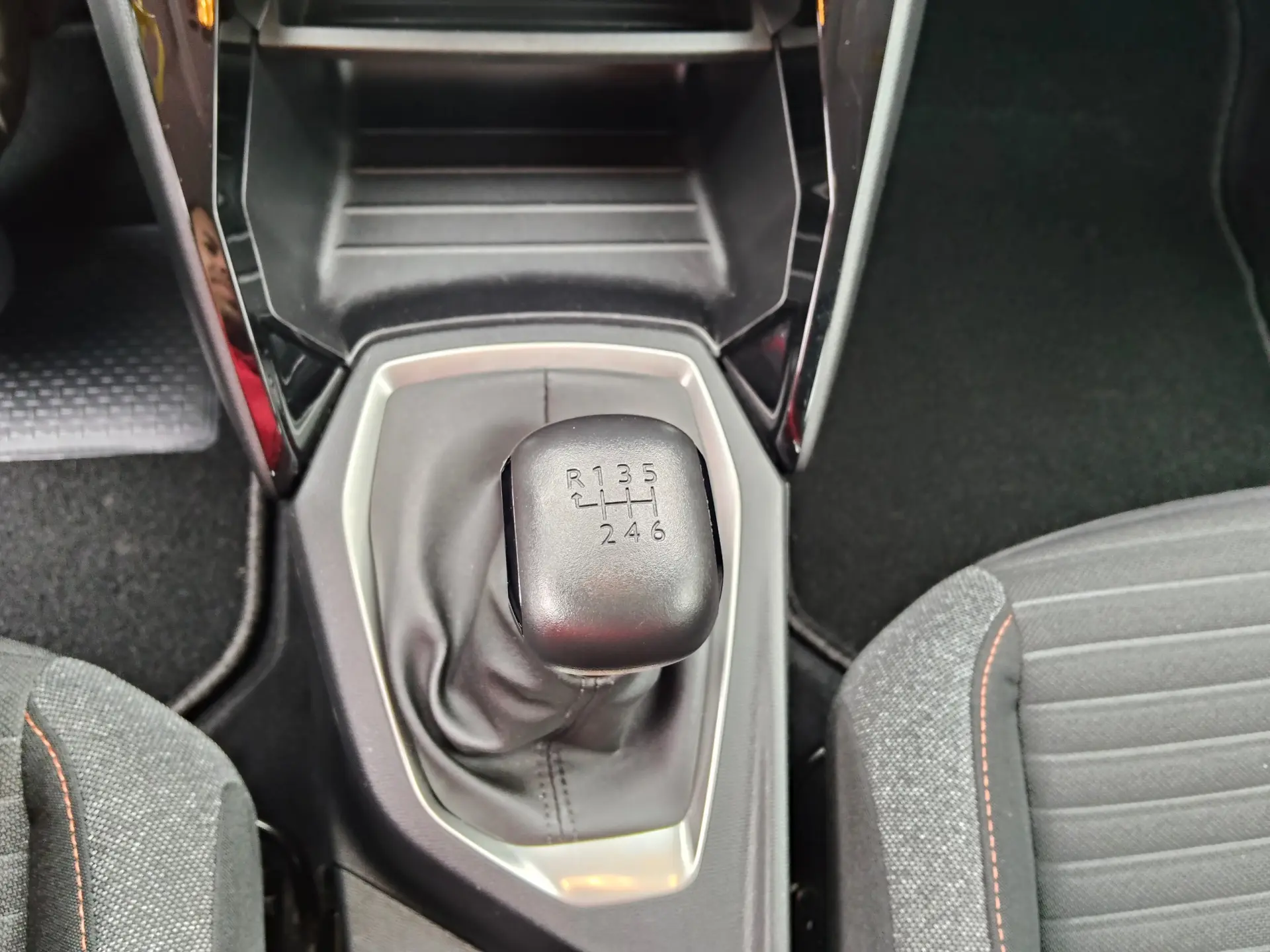 Peugeot 2008 1.2 PureTech Style 21