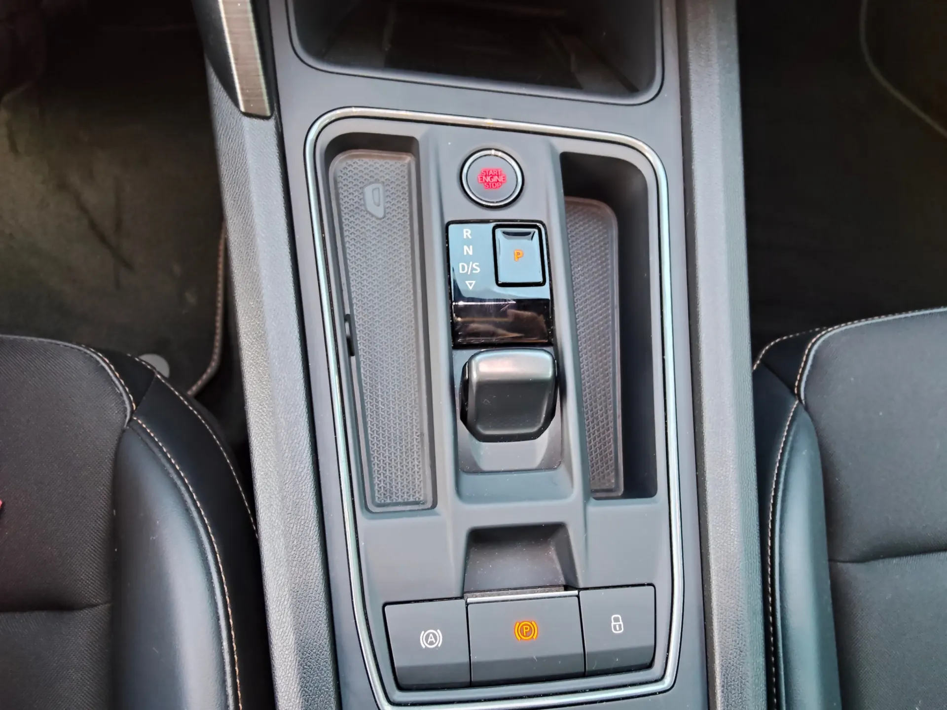 Cupra Formentor 1.4 e-Hybrid Sport DSG 27