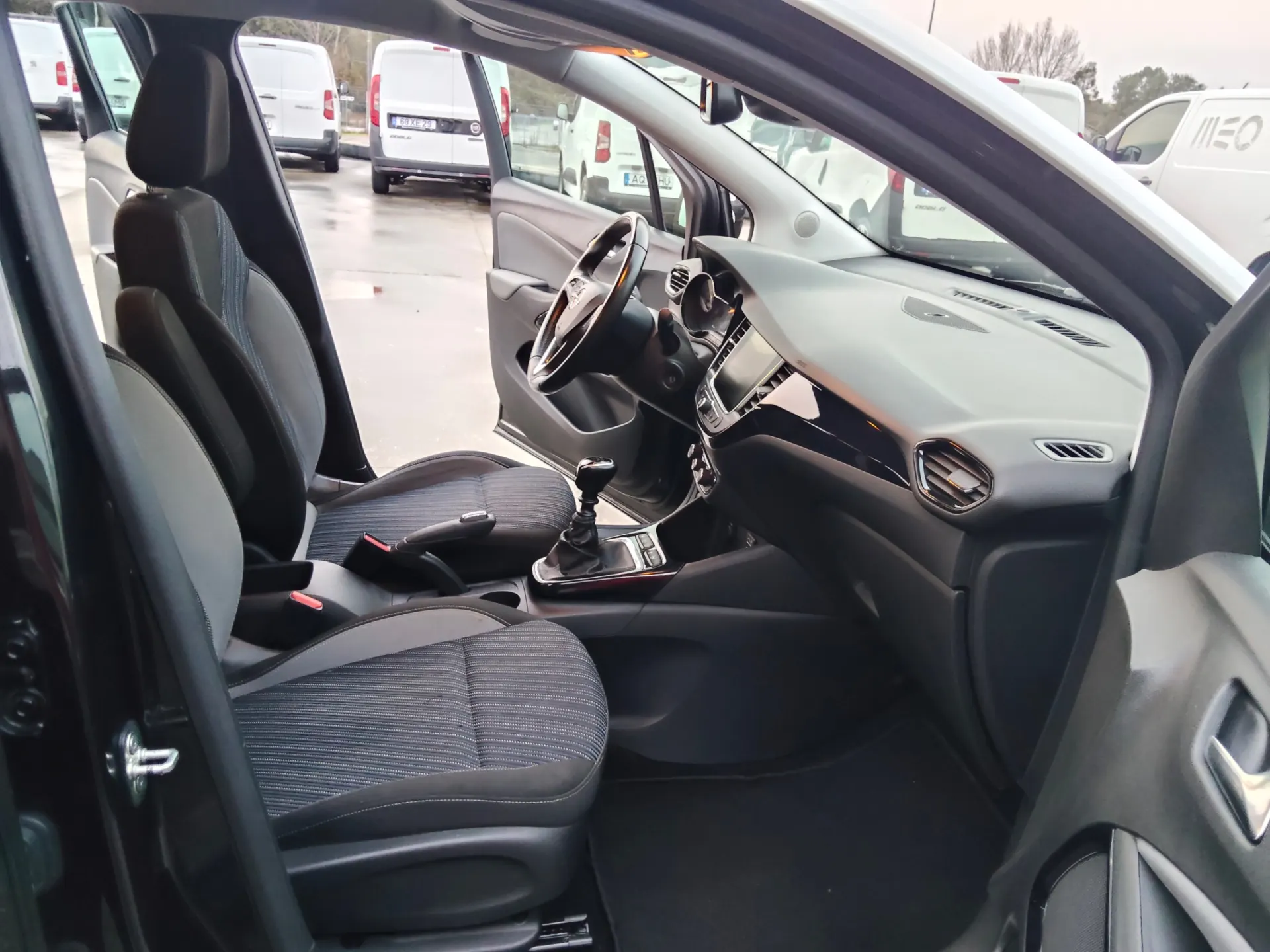 Opel Crossland 1.2 T Business Edition 21