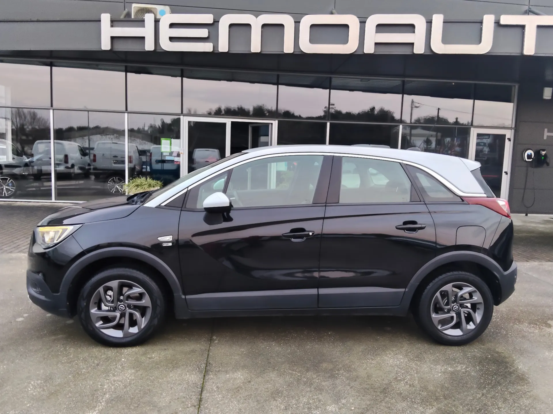 Opel Crossland 1.2 T Business Edition 11