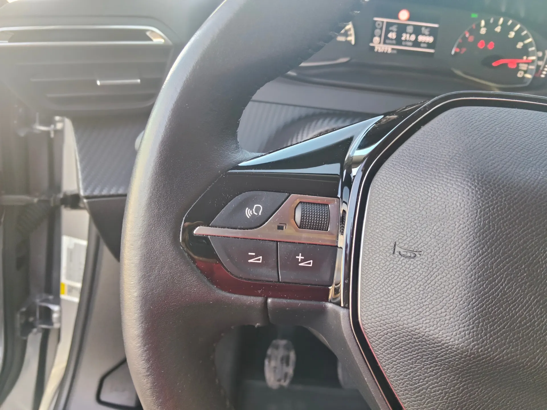 Peugeot 2008 1.5 BlueHDi Active Pack 32