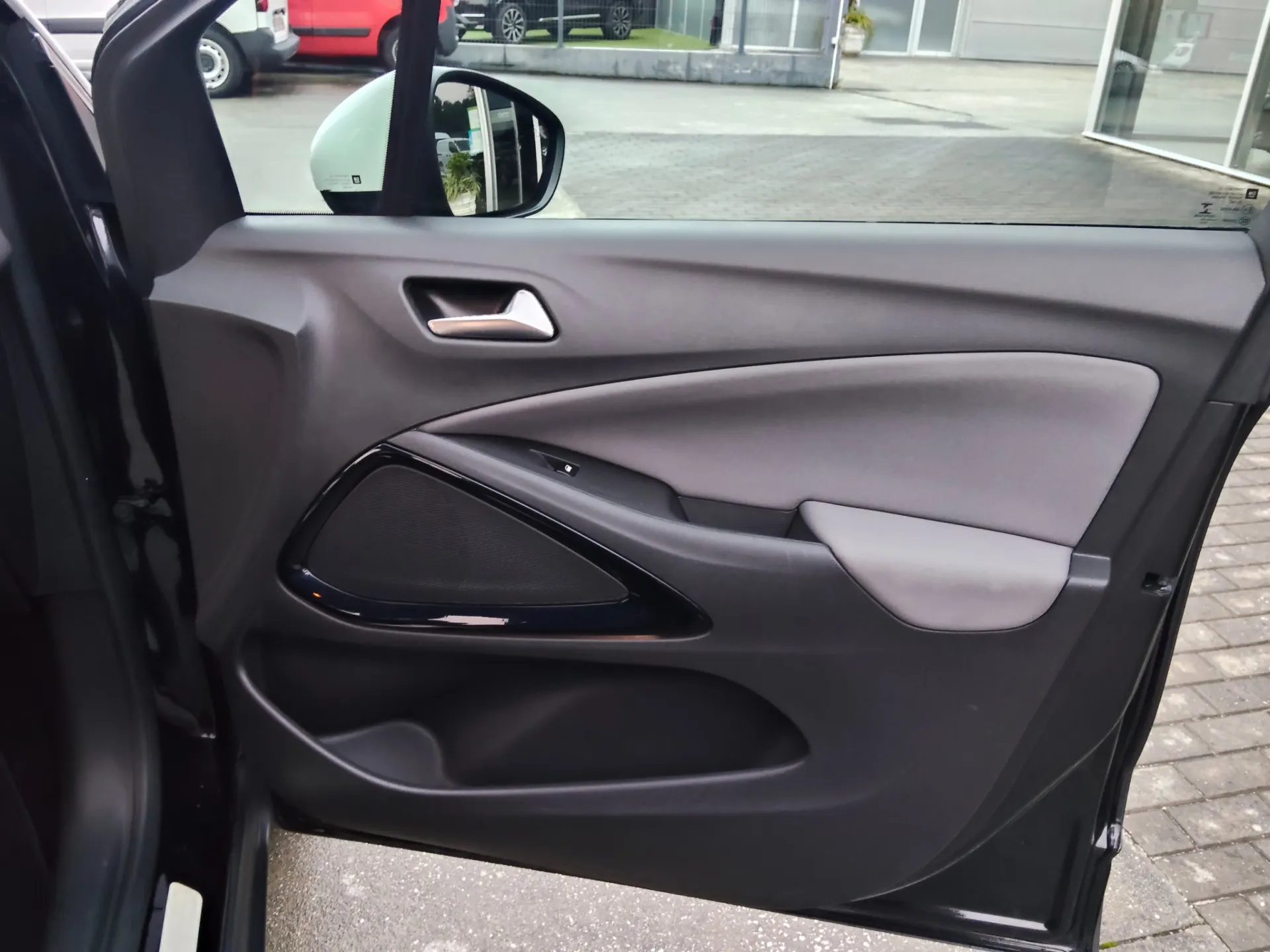 Opel Crossland 1.2 T Business Edition 23