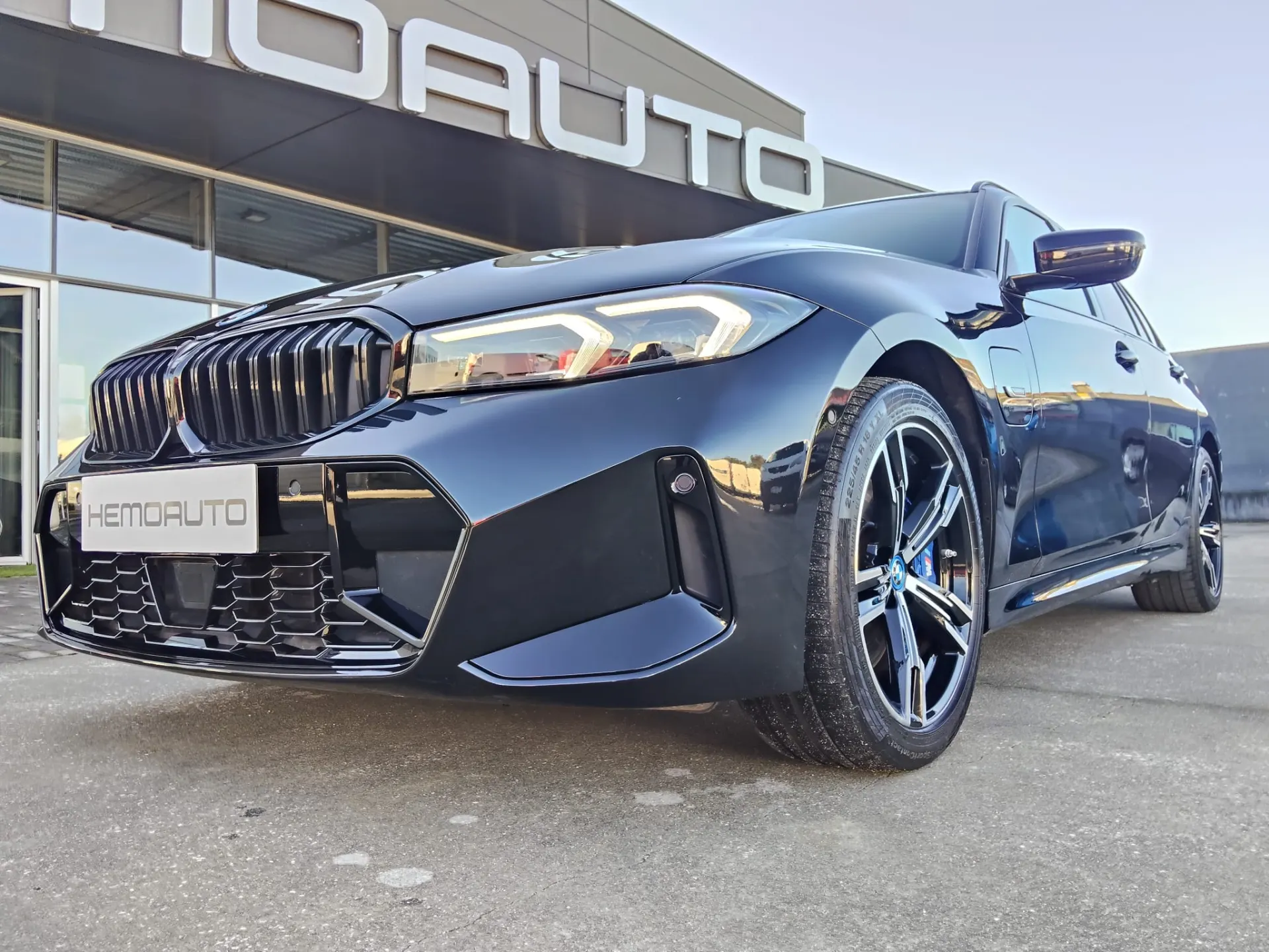 BMW 330 e Pack Desportivo M Pro Auto 13